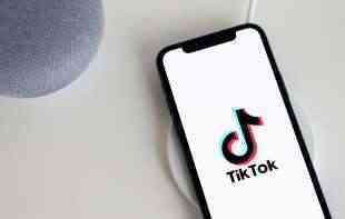 U Velikoj Britaniji kažnjen TikTok zbog ugrožavanja <span style='color:red;'><b>privatnost</b></span>i dece 