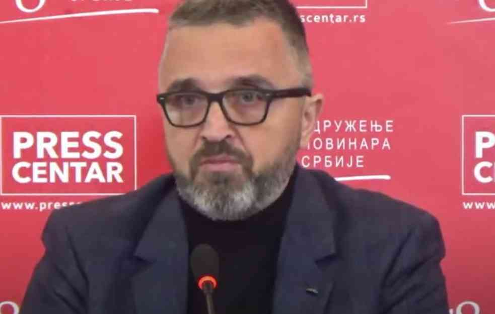 Počela blokada Informera: Demonstranti viču "Izađi, Dragane"