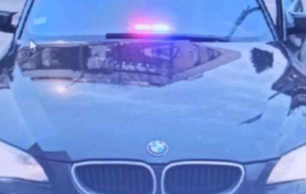 GLUMILI POLICIJSKE PRESRETAČE PA OSTALI BEZ BMW: Policija uhapsila dvojicu prevaranata kod Gornjeg Milanovca! (FOTO)