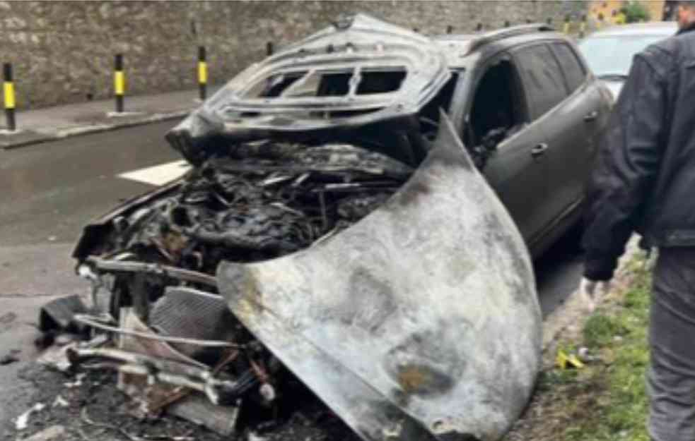 Automobil generalnog sekretara Olimpijskog komiteta Srbije u potpunosti uništen