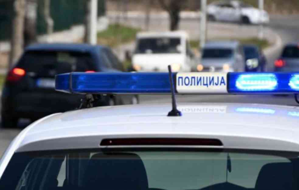 DETALJI NESREĆE KOD INĐIJE: Poginuli mladić (23) kolima sleteo sa puta i udario u drvo