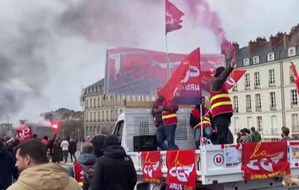 OVO SU TRI SCENARIJA ZA SUDBINU PENZIONOG ZAKONA U FRANCUSKOJ! Starosna granica se i ne razmatra, moguć referendum