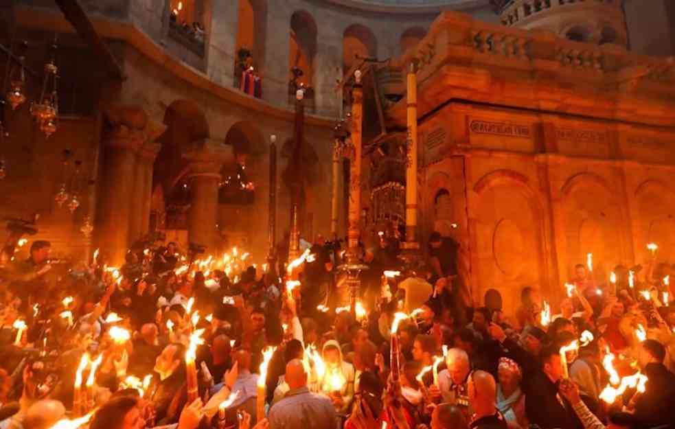 ČUDO NAD ČUDIMA: Silazak Blagodatnog ognja u Hristov grob u Jerusalimu (VIDEO)