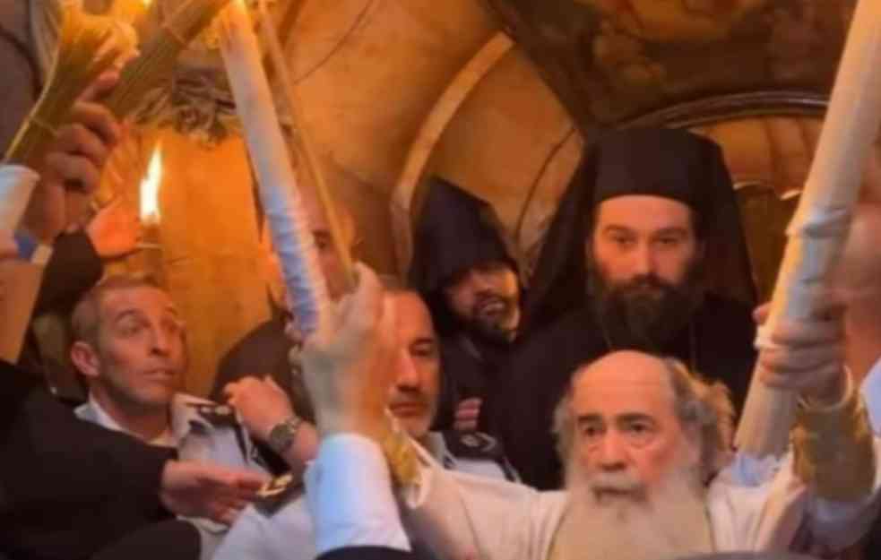 Avion sa Blagodatnim ognjem poleteo iz Jerusalima za Rusiju