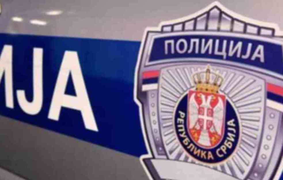 Muškarac nožem izbo policajca u šaku: Horor u tržnom centru u Beogradu