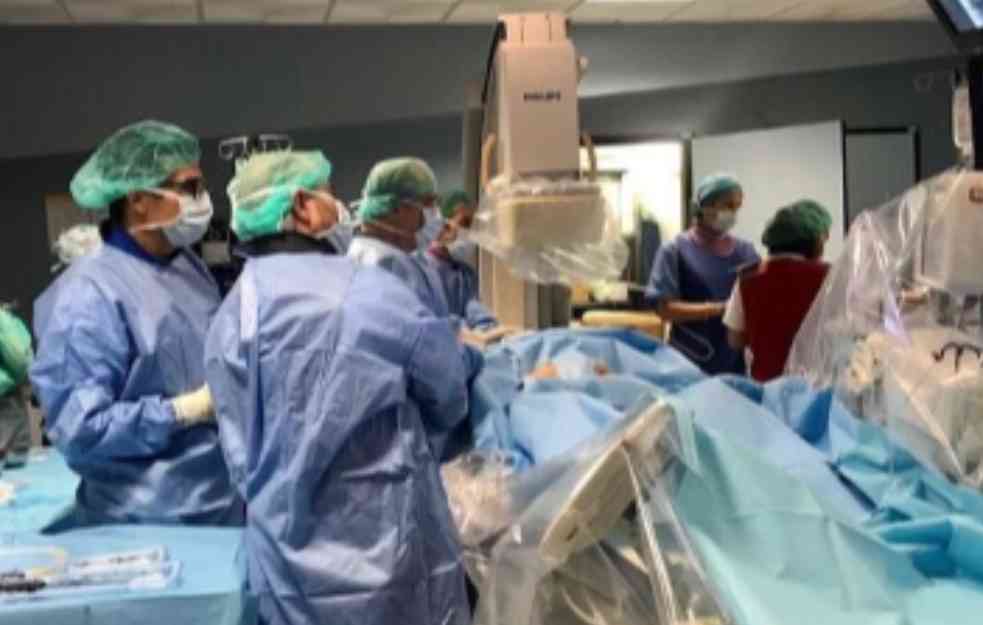  U bolnici u Barseloni transplantacija pluća se obavlja pomoću robota