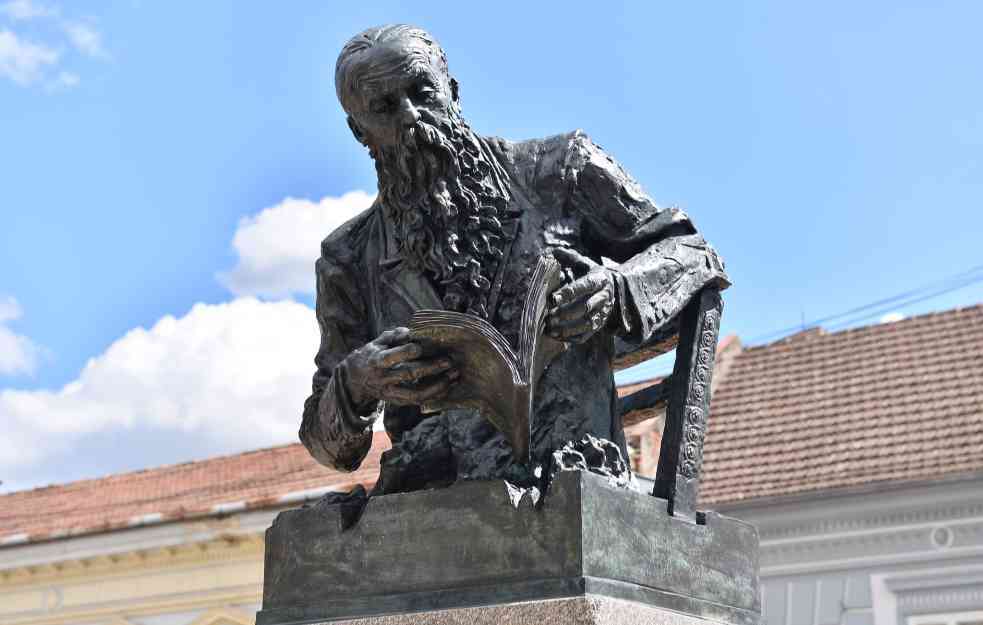 Rusija mi je otadžbina, a Srbija domovina: U Vršcu otkriven spomenik slavisti Nikiti Tolstoju
