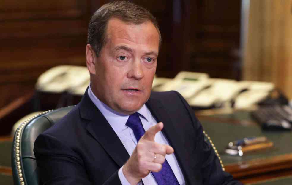 MEDVEDEV ZAPRETIO BRITANCIMA: Britanske trupe u Ukrajini značile bi objavu rata Rusiji