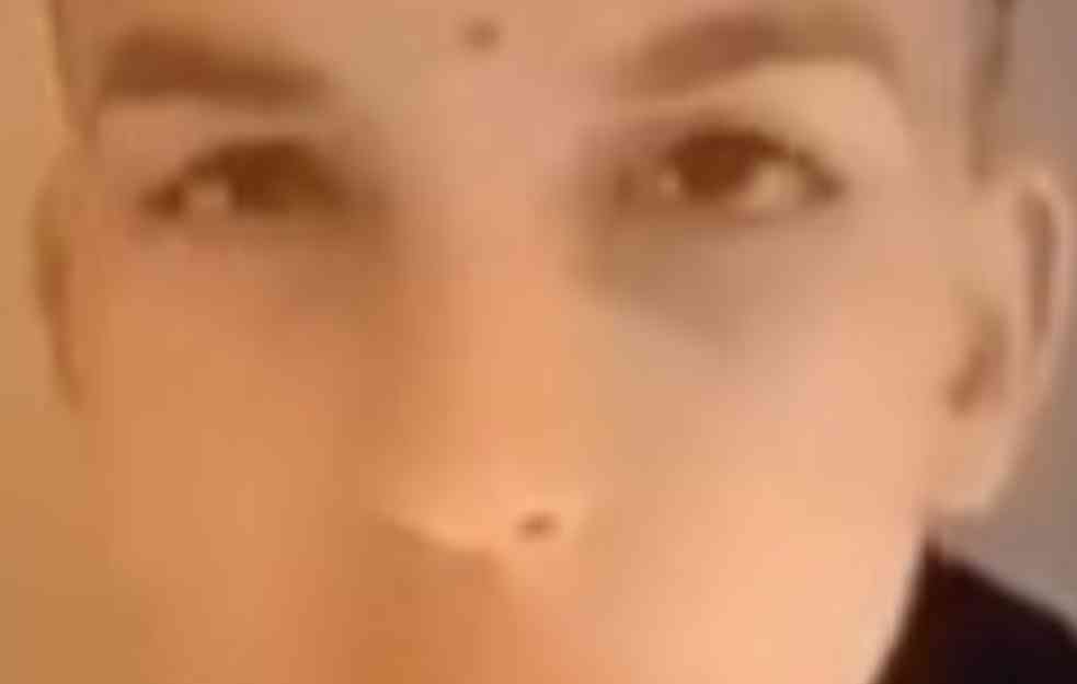 SATERAO DEČAKA (14) U ĆOŠAK PA GA UDARAO U GLAVU I TELO: Policija istražuje jeziv slučaj nasilja u Novom Sadu (UZNEMIRUJUĆI VIDEO)