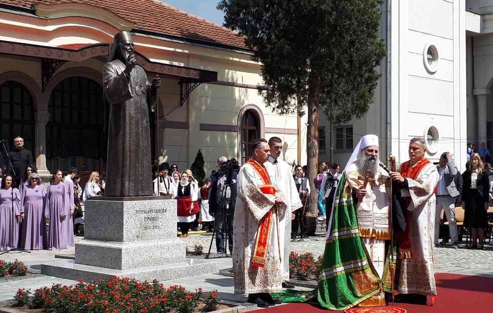 Patrijarh Porfirije otkrio spomenik Patrijarhu Irineju