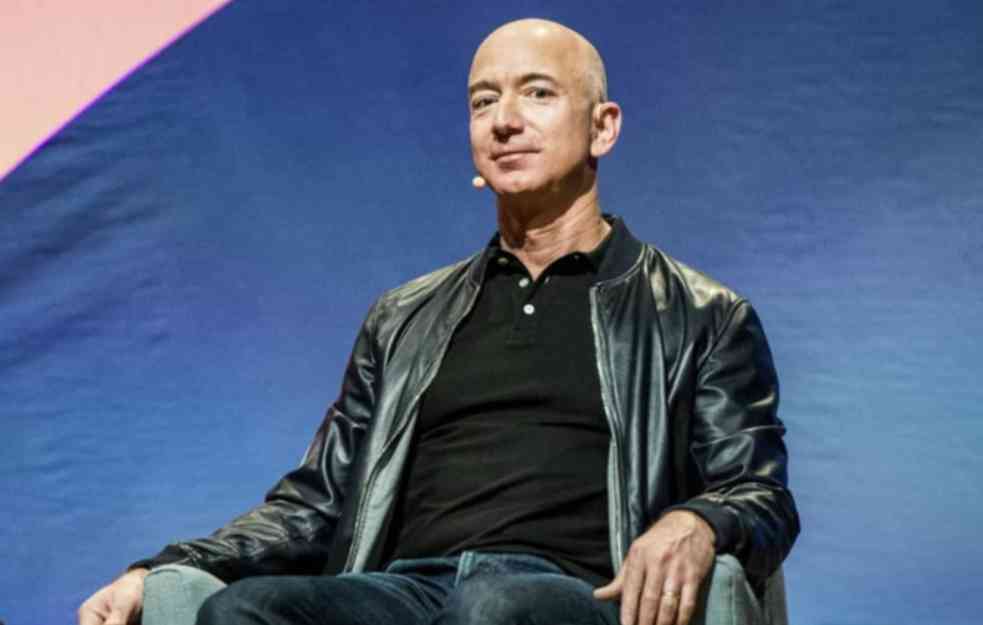 Džef Bezos pravi sat od 42 miliona dolara