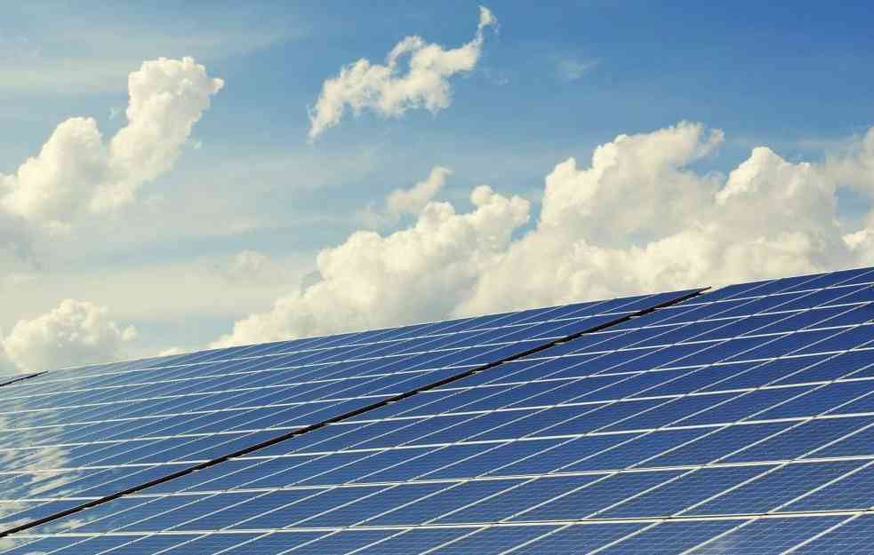 I OVO SE DEŠAVA: Češka kompanija isključila stotine solarnih panela nakon što su proizveli previše energije