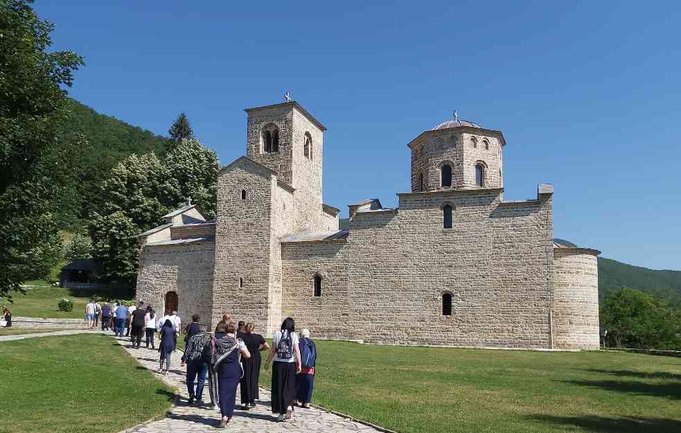Brutalne pretnje pravoslavnom bratstvu u Crnoj Gori