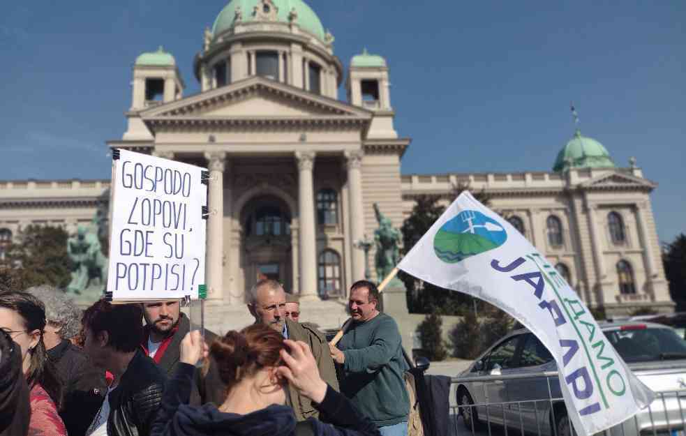 PROTEST (P)OTPISANIH: Gde je “nestala” NARODNA INICIJATIVA koju je podržalo 38.000 građana?!