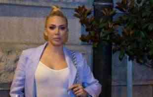 Milica Todorović snimila spot sa popularnim pevačem, očekuje se brutalan hit: „Košuje, haljinice i minići…“ (VIDEO)