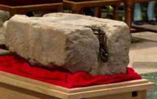PRIPREME ZA KRUNISANJE KRALJA ČARLSA TREĆEG: „Kamen sudbine“ stigao u London