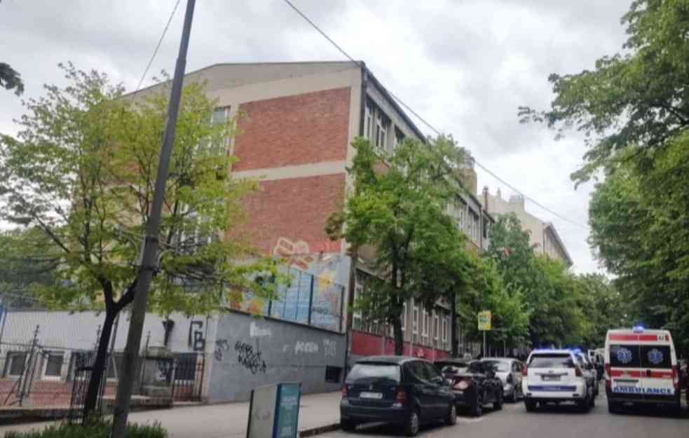 SAVET RODITELJA U "RIBNIKARU": Na stolu sva važna pitanja o povratku dece u školu