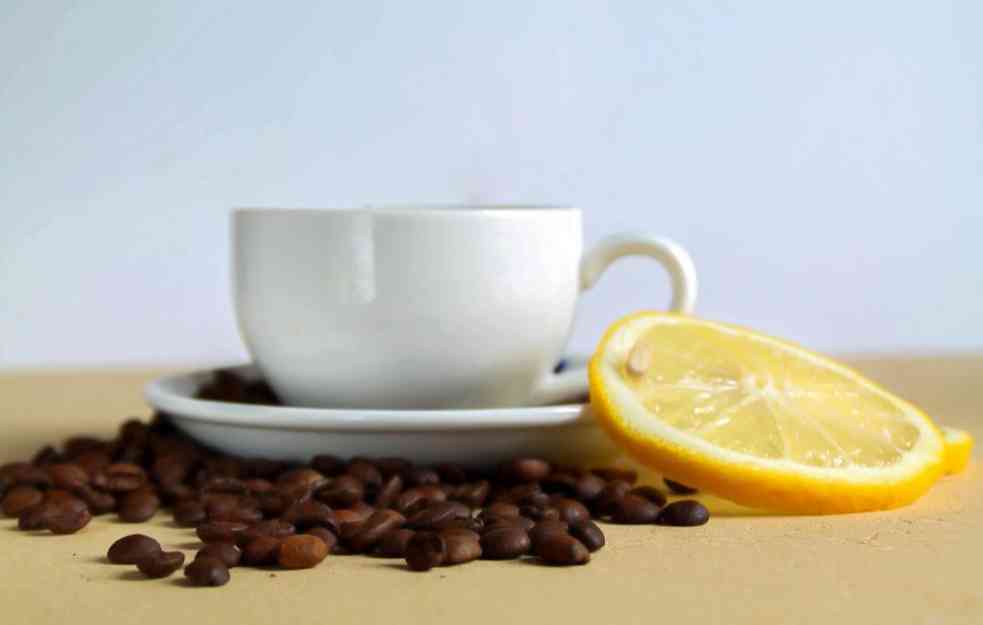 KAKO VAM ZVUČI OVA KOMBINACIJA? Koji su benefiti konzumiranja kafe sa limunom?