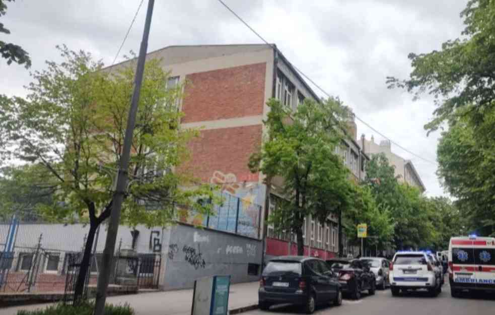 UČENICI IZ OŠ "VLADISLAV RIBNIKAR" SE DANAS VRAĆAJU U KLUPE: Nastava po ciklusima, učionica u kojoj se dogodio masakr zatvorena