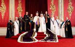SINIŠA LJEPOJEVIĆ: Krunisanje Čarlsa III – monarhija protiv aristokratije