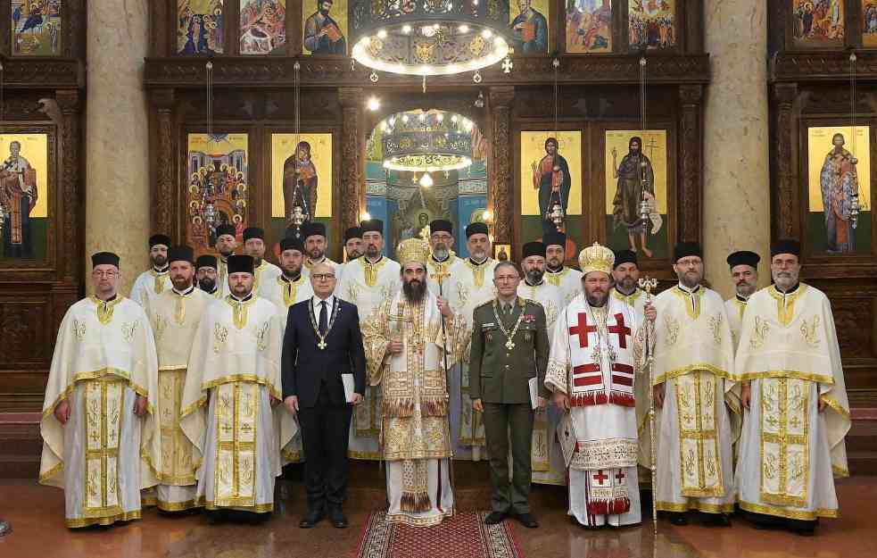 Ministar Vučević i general Mojsilović prisustvovali primopredaji dužnosti episkopa vojnog (FOTO)