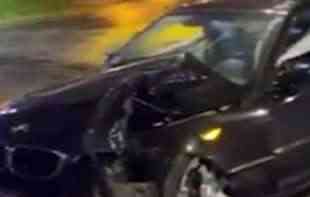 TEŽAK <span style='color:red;'><b>UDES</b></span> U OBRENOVCU: Vozač izgubio kontrolu, udario u lokal, pa se zakucao u drugi automobil (FOTO)