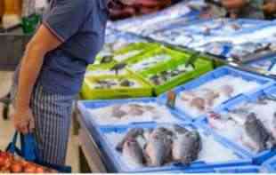 Riba na čačanskoj pijaci jeftinija nego prošle godine: Šaran bio 850 a sada 750 dinara