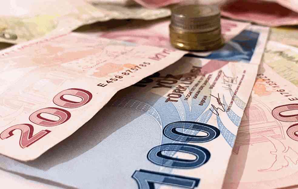 Nakon Erdoganovog trećeg mandata turska lira pala na rekordno nizak nivo 