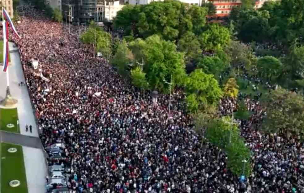 DETALJI VELIKOG PROTESTA U BEOGRADU: Najveći skup od 5. oktobra! (VIDEO, FOTO)