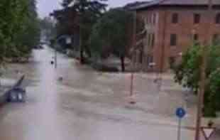 KONAČNO DOBRE VESTI ZA ITALIJU: Otklonjena <span style='color:red;'><b>opasnost</b></span> od poplava, 10.000 ljudi se vratilo kućama