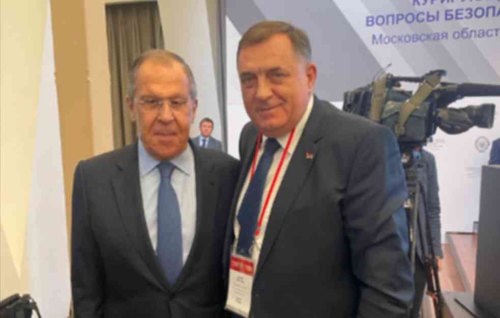 Dodik se na Forumu u Moskvi sreo sa Sergejom Lavrovom