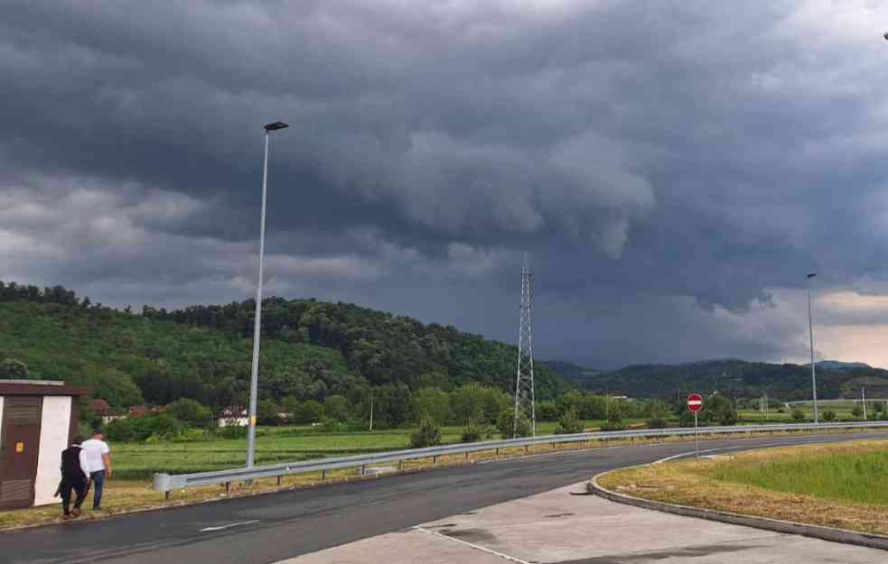 Nevreme steže obruč oko Srbije: Sručiće se 3 OPASNE pojave