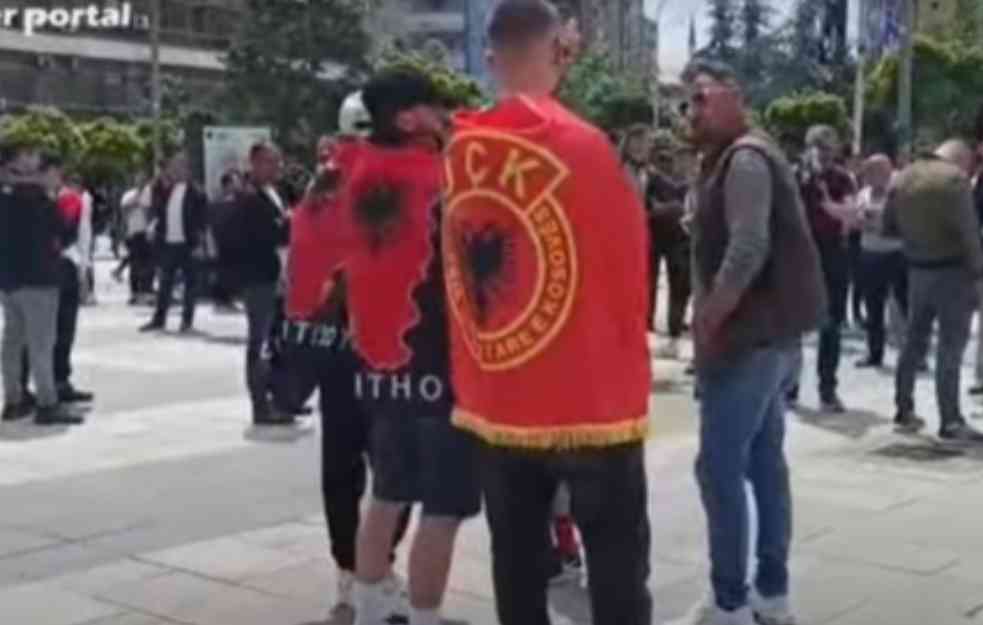 KURTI FANATIC AL PONTE DI MITROVICI: I Carabinieri hanno impedito loro di attraversare!