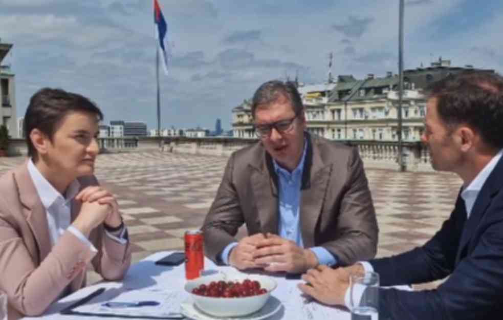 VUČIĆ SE OPET OGLASIO PREKO INSTAGRAMA: Jede trešnje sa Brnabićevom i Malim - 