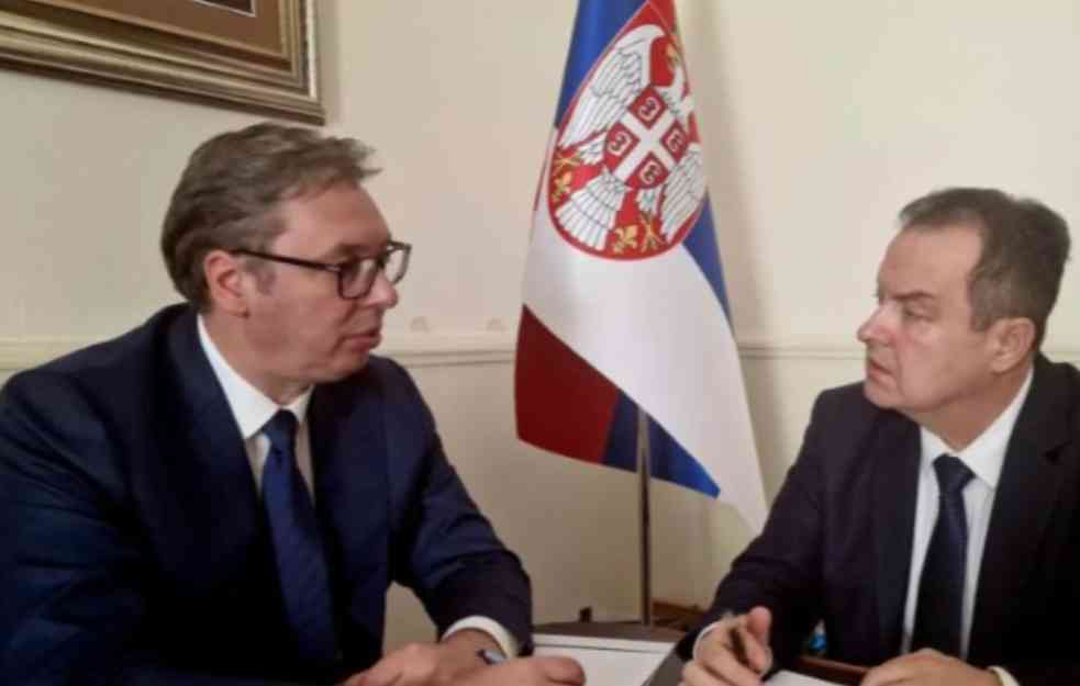 VUČIĆ KORISTI SVAKU PRILIKU DA NAJAVI SREDU KAO SPEKTAKL: Video se sa Dačićem i odmah to okačio na INSTAGRAM! (FOTO)