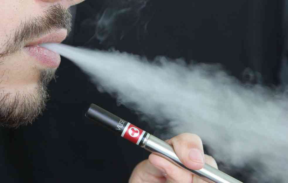 Lekari pozivaju na zabranu elektronskih cigareta: POVEĆANA UPOTREBA KOD DECE
