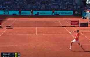 NOVAK JE FAVORIT, UVEK! Alkaraz nahvalio Đokovića uoči polufinala Pariza