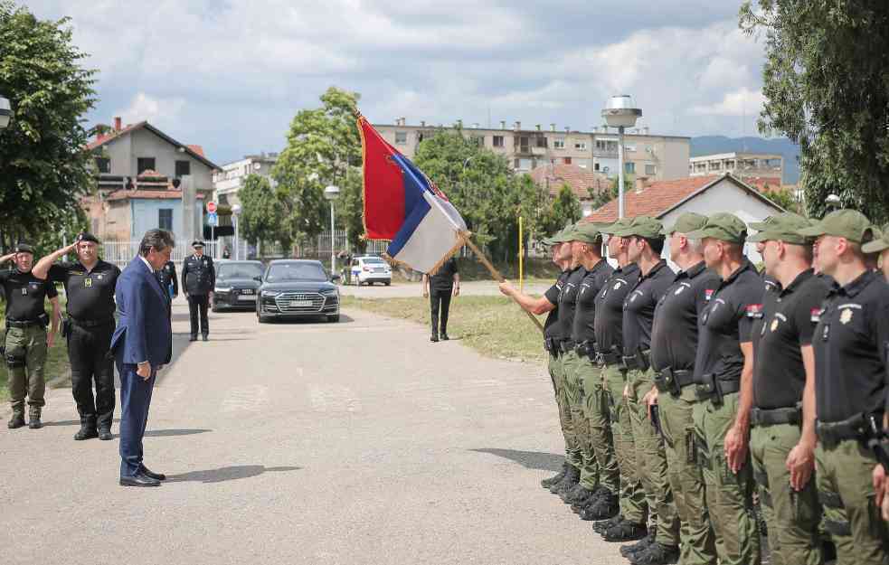 Gašić posetio odred niške Žandarmerije u Aleksincu