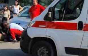 OBOREN PEŠAK U CENTRU BEOGRADA: Čovek se isparkiravao  kod zgrade 