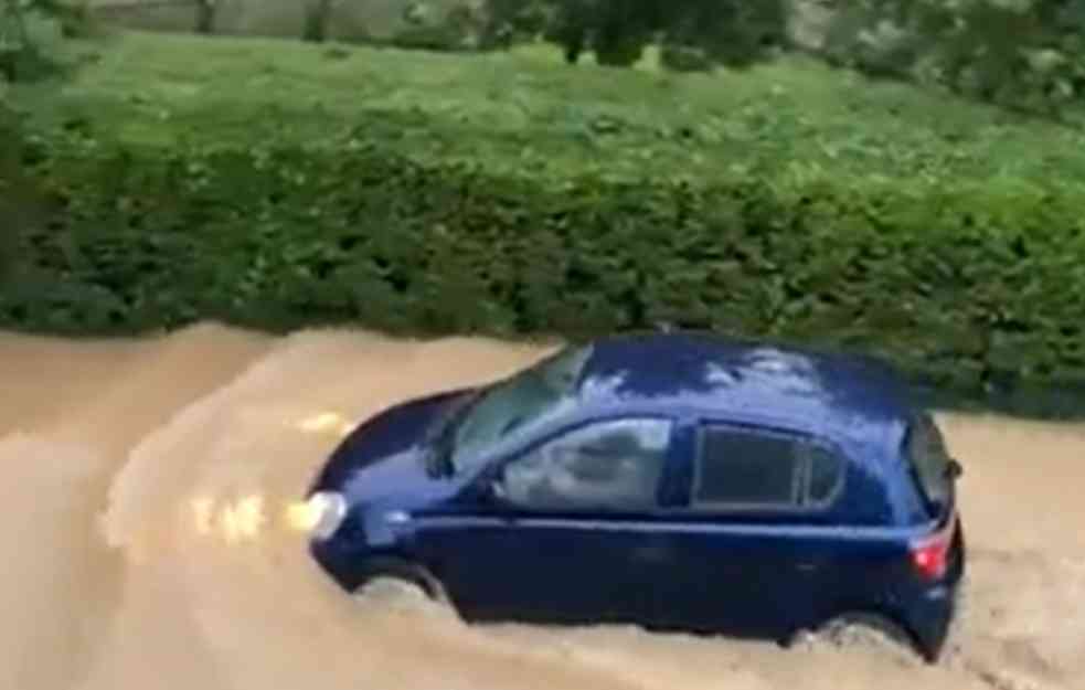 Bujica nosi sve pred sobom: Nevreme paralisalo Čačak