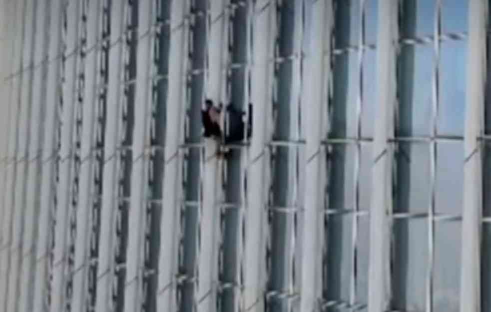 Britanac visio sa 72. sprata, pa uhapšen (VIDEO)