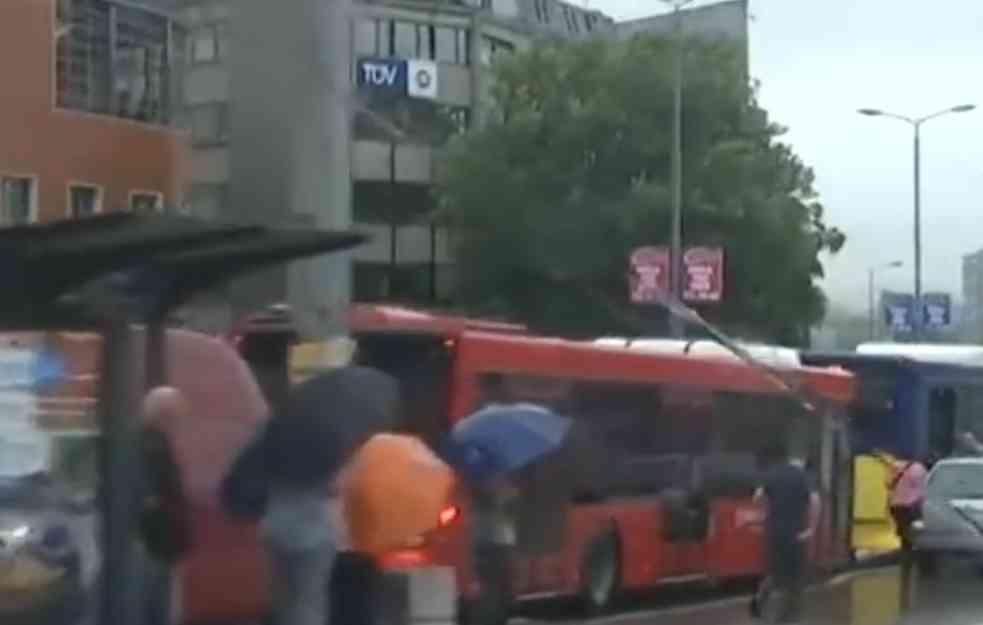 KIŠA U SRBIJI NE STAJE! UPALJEN CRVENI METEO ALARM: Na snazi upozorenje zbog obilnih padavina
