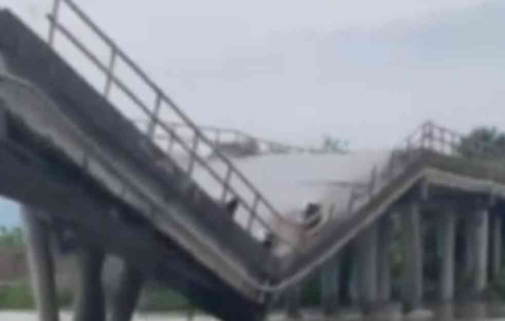 VODA ODNELA JOŠ JEDAN MOST: Potpuno presečen put između dva čačanska sela! POGLEDAJTE (VIDEO, FOTO)