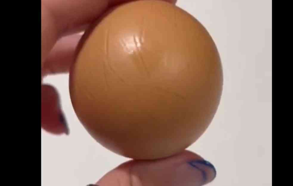 NEOBIČNO OTKRIĆE: Jaje iz rimskog doba, a još uvek ima žumance i belance
