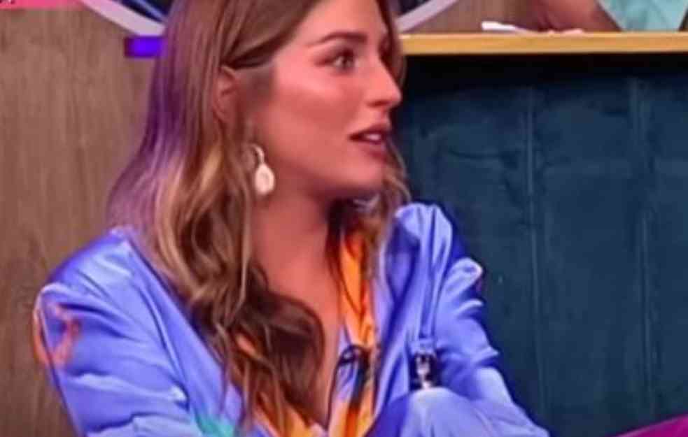 ANĐELA JOVANOVIĆ PODELILA EMOTIVNE FOTOGRAFIJE SA VENČANJA : Gagi sa zetom u zagrljaju (FOTO)