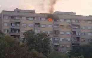 Oglasila se vlasnica stana koji je izgoreo juče na Voždovcu: Ispostavlja se da je zbog punjača izgoreo