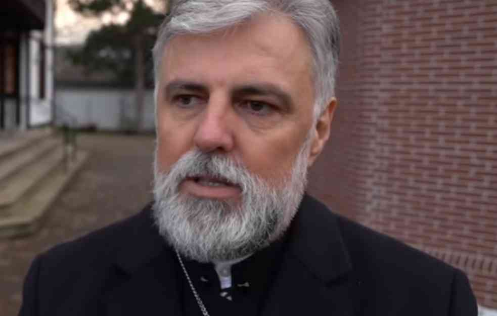 Vladika Grigorije poslao poruku uoči protesta: Borite se dostojanstvenim, mirnim putem, čuvajte jedni druge (VIDEO)