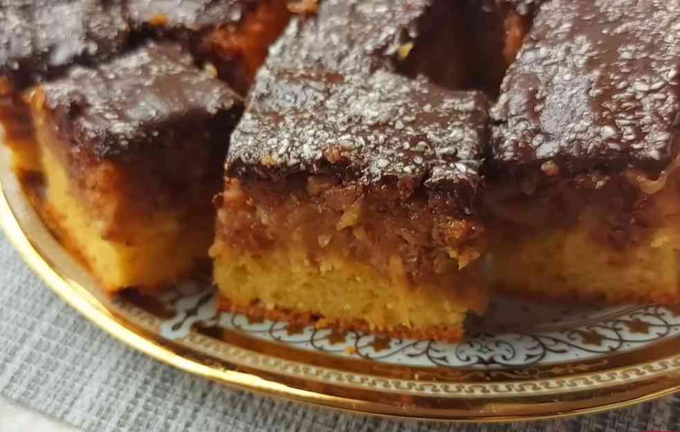 Brzi kolač sa jabukama i grizom, sve mere su na šolje i lako se pravi