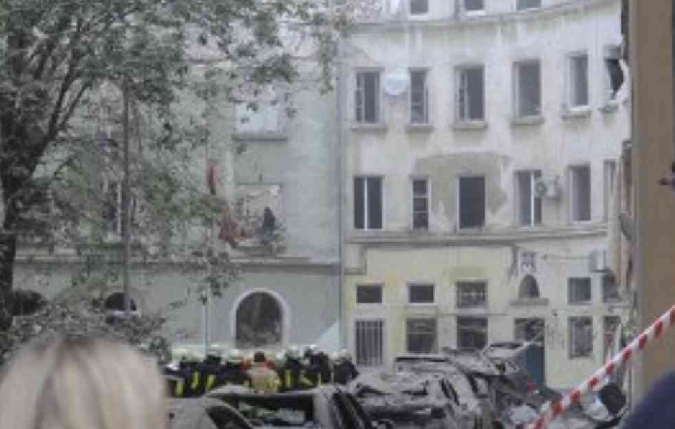 RUSKI RAKETNI NAPAD NA LAVOV: Pogođena stambena zgrada, najmanje troje poginulo (FOTO)