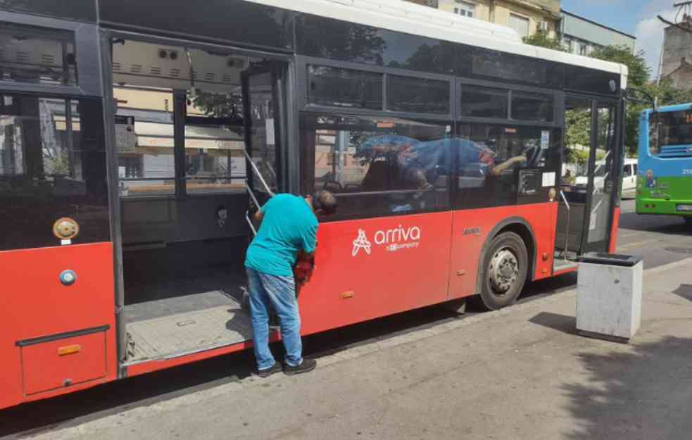 Sudar dva autobusa u Bloku 21 (FOTO)